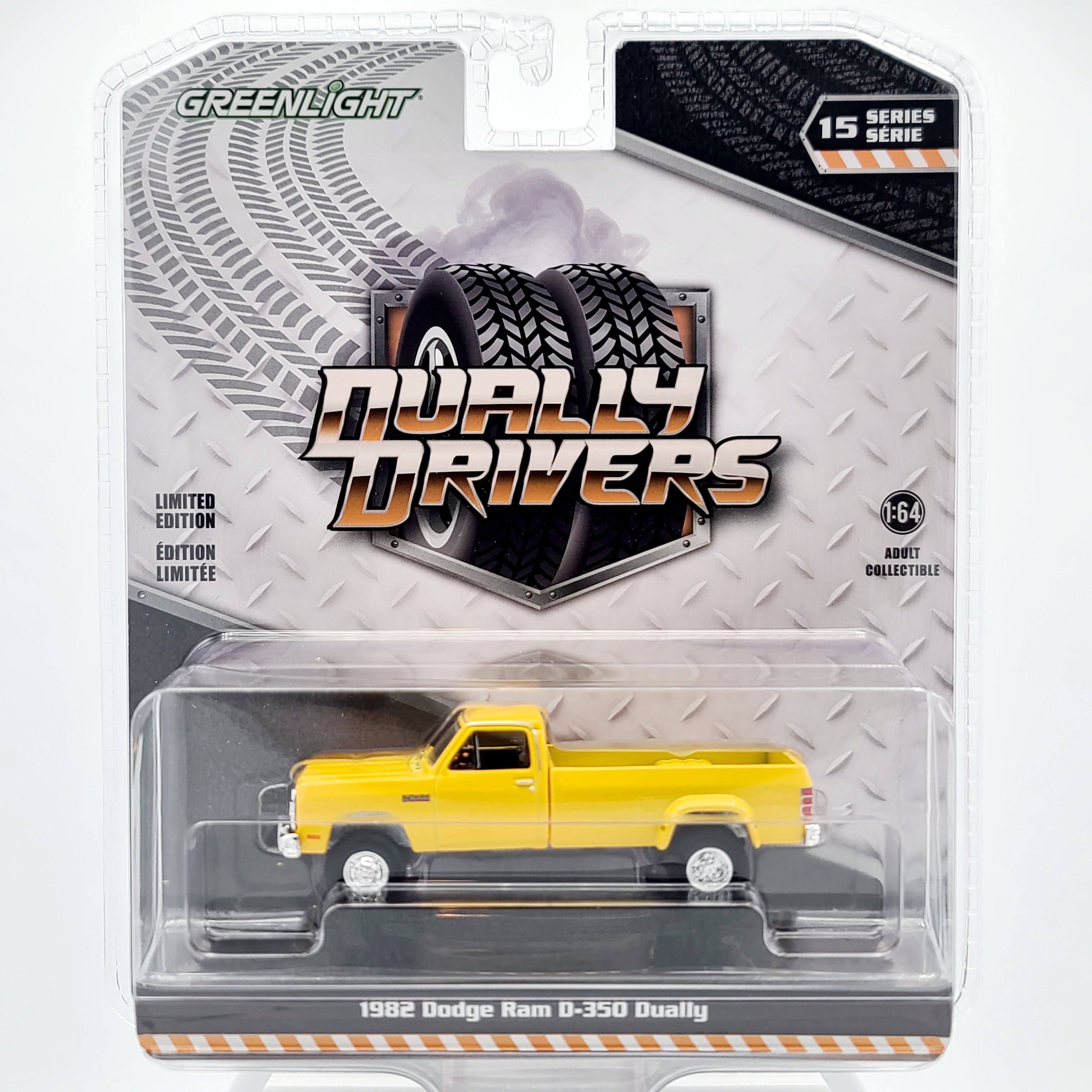 Greenlight '82 Dodge Ram D-350 Dually Pick-up Truck - 1:64 scale (2024 Dually Drivers Series 15)
